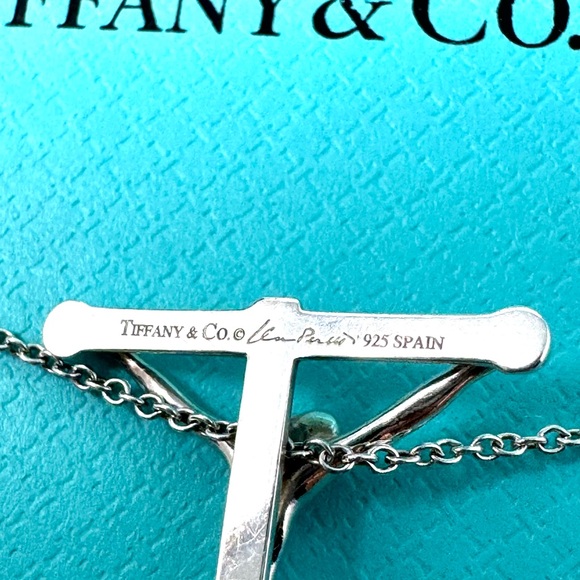 Authentic Tiffany & CO. Elsa Peretti Jesus Christ Crucifix Necklace. - Picture 6 of 16